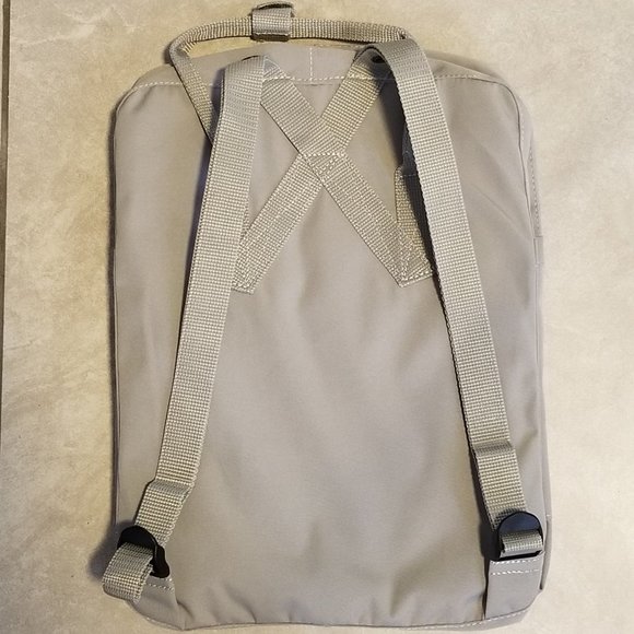 NEW FJALLRAVEN KANKEN BACKPACK FOG 16L CLASSIC - Picture 2 of 5